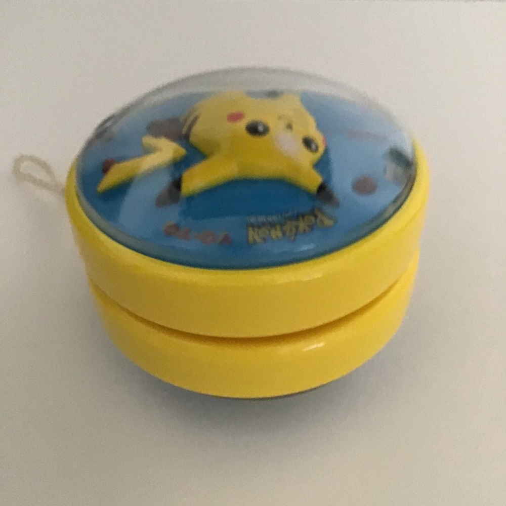 Pokemon Pikachu Yo-yo Lights Up Toy Vintage Yo yo Light - Picture 7 of 15